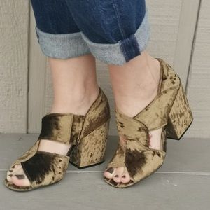 CAbi Velvet Tan and Black Heels